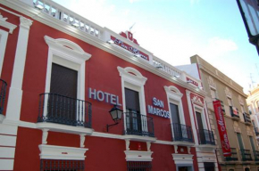Отель Hotel San Marcos  Бадахос